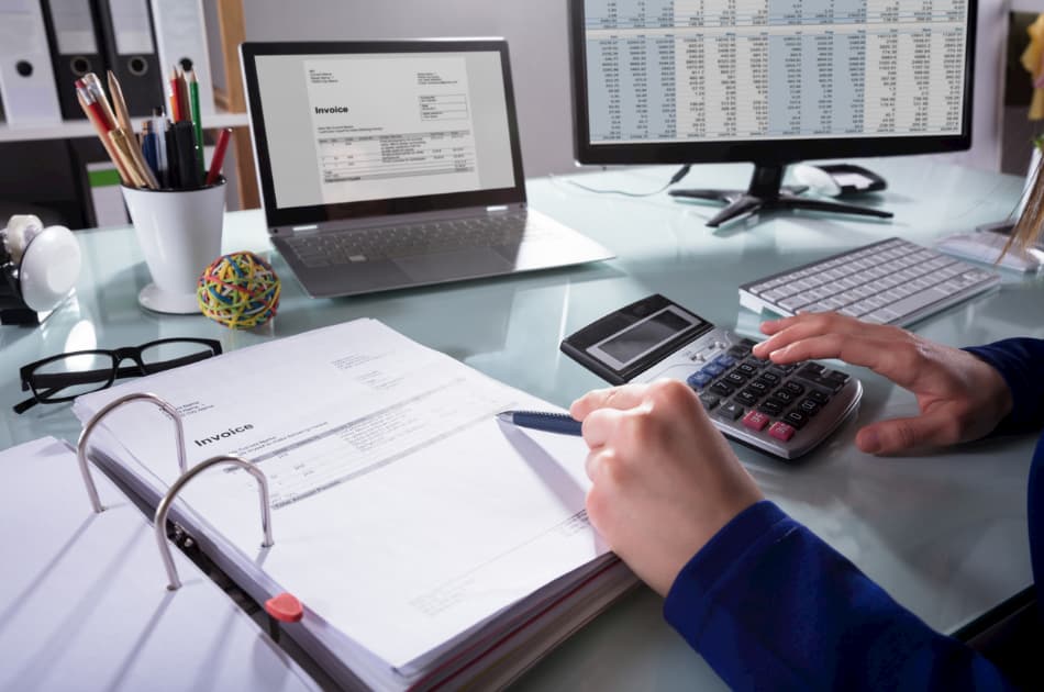 Accountant-Hero-1 - Expert Comptable, Audit et Conseil Rabat Maroc - AKF Consult
